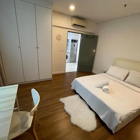 De Home At Summer Suites Klcc Kuala Lumpur Exterior photo