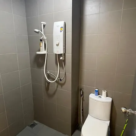 De Home At Summer Suites Klcc Kuala Lumpur Exterior photo