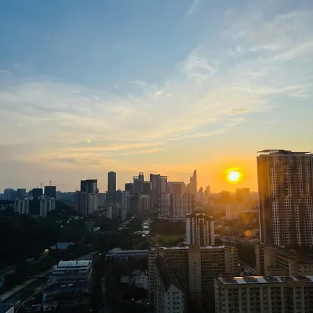 De Home At Summer Suites Klcc Kuala Lumpur Exterior photo