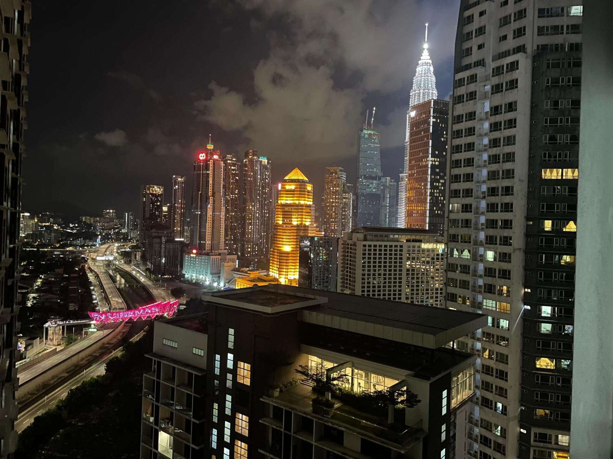 De At Summer Klcc Homestay